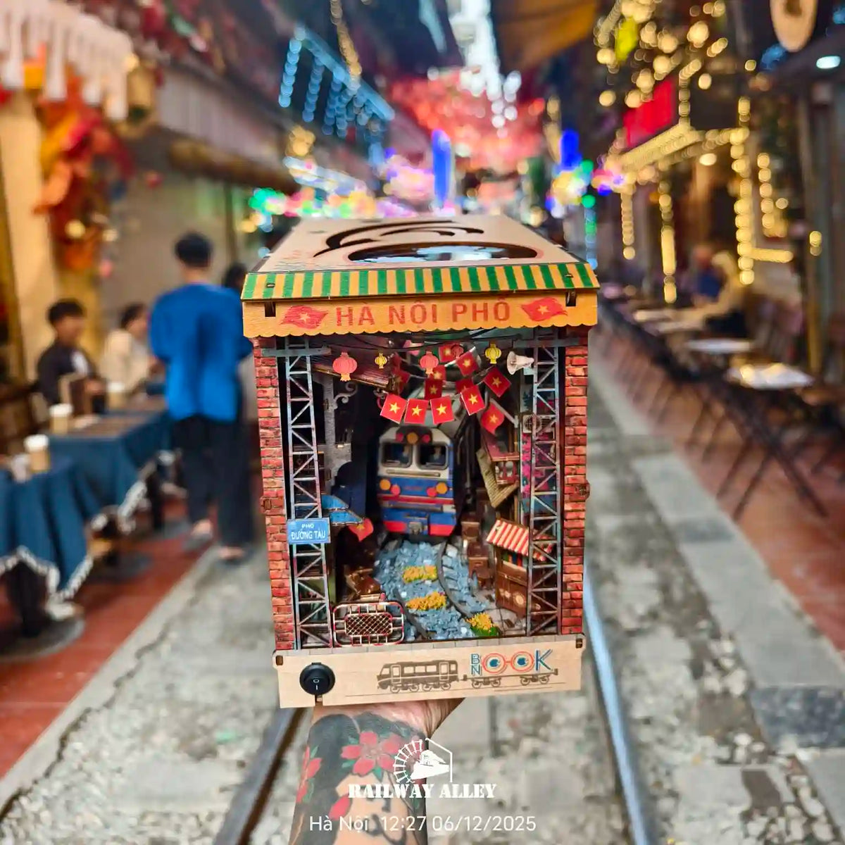 Book Nook Ha Noi Train Coffee Street DIY kit - Viet Nam DIY kit - BN014