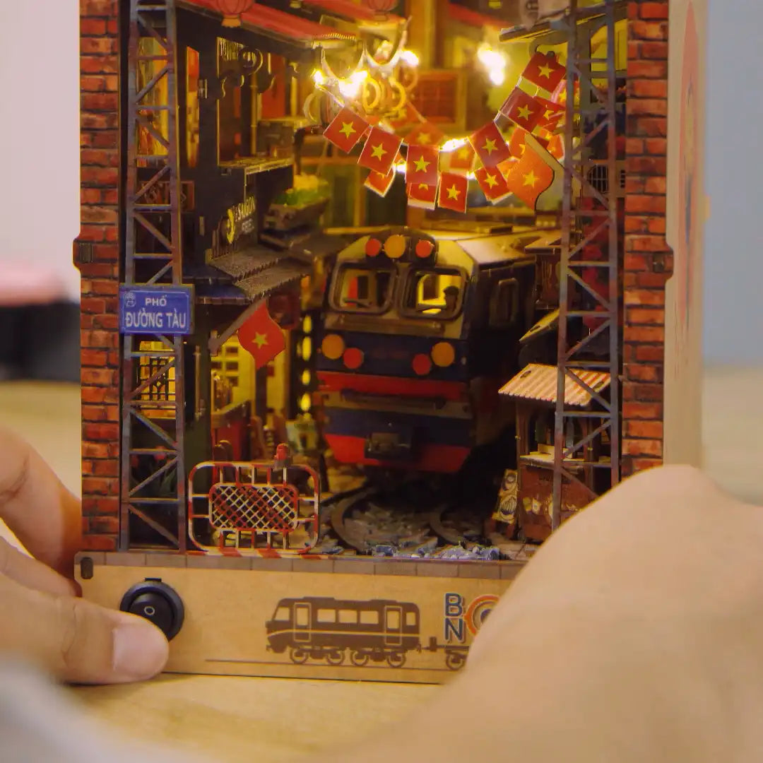 Book Nook Ha Noi Train Coffee Street DIY kit - Viet Nam DIY kit - BN014